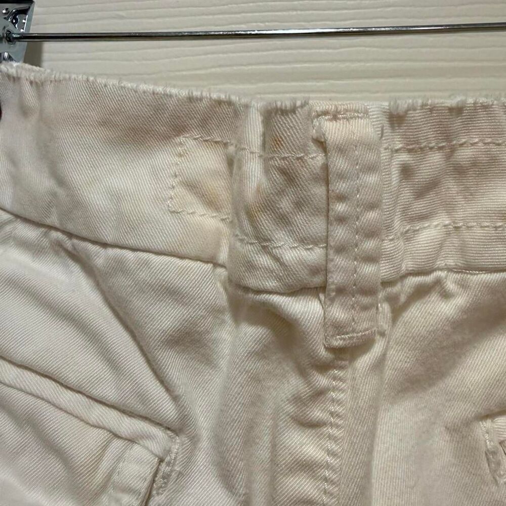 Low Rise Linen Shorts - Picture 5 of 6